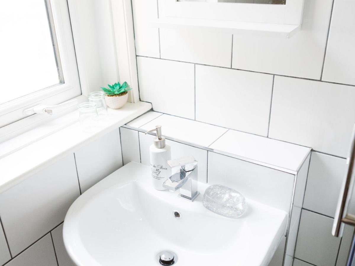 Pass The Keys Cozy Two Bed Flat Near Glasgow Airport & Paisley Zewnętrze zdjęcie